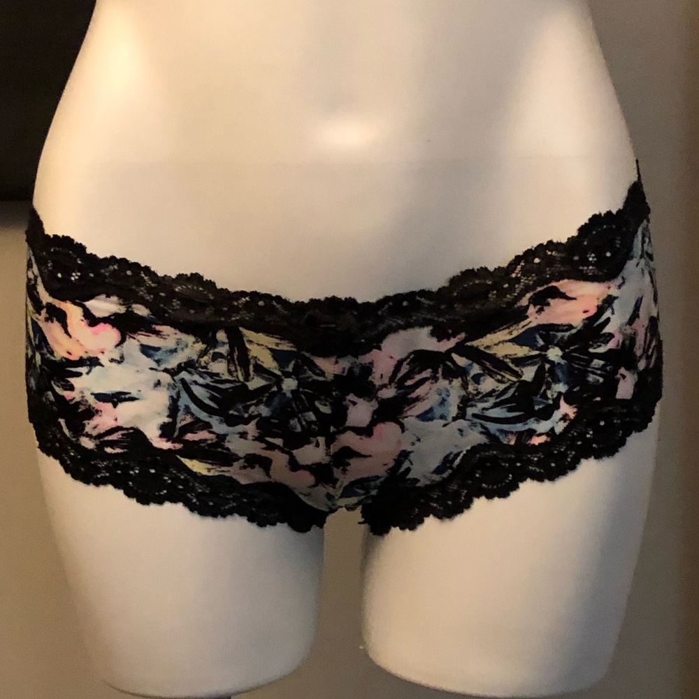 4 - VS cheeky panties (Lg) never worn